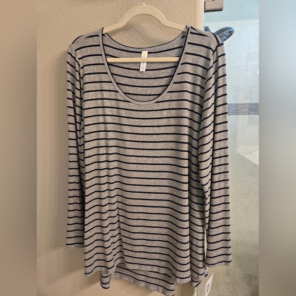 LulaRoe Lynnae Top